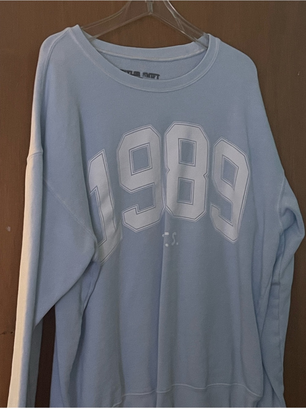 Taylor Swift Light Blue and Black 1989 Tour Sweatshirt (Interior Tag)